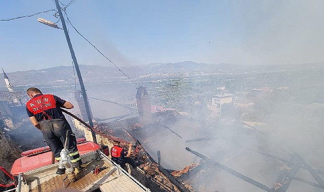 Aydın Büyükşehir Belediyesi İtfaiyesi’nden Bozdoğan’daki yangına müdahale