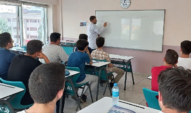 Öğrenciler YKS’ye Lise Medeniyet Akademileri “YKS Yaz Okulu” ile Hazırlanıyor