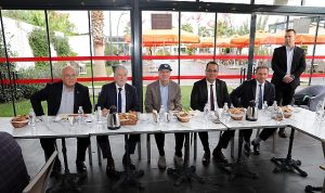 İESOB yönetimi’nden başkan Engin’e ziyaret