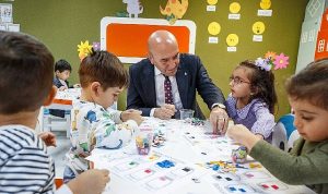 Masal Evi çocuklarından Başkan Soyer’e sürpriz