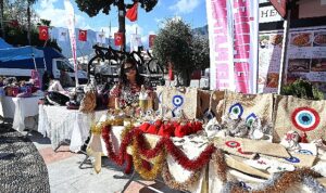 Kemer’de yılın son “Üreten ev hanımları kermesi”