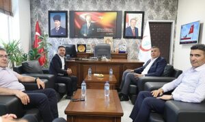 Nevşehir Belediye Başkanı Rasim Arı, Nevşehir İl Sağlık Müdürü Op. Dr. Hasan Tartar’ı ziyaret etti