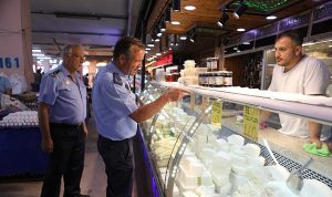 Bayraklı’da pazar yerlerine sıkı denetim