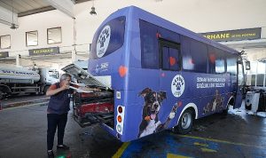 Üsküdar Belediyesi, İzmir’deki yangına müdahaleye destek amacıyla bölgeye gitti.