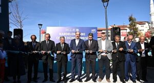 Başkan Altay Yunak’a Kazandırılan Parkın Açılışını Yaptı, Gençlerle Buluştu