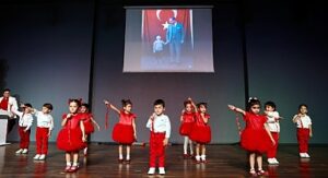 Didim Belediyesi Deniz Yıldızları Kreş ve Gündüz Bakımevi’nde minik yürekler 29 Ekim Cumhuriyet Bayramı’nı coşkuyla kutladı