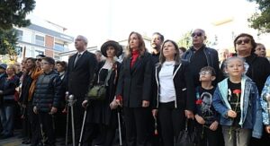 Karşıyaka tek yürek oldu, Ata’ya selam durdu!