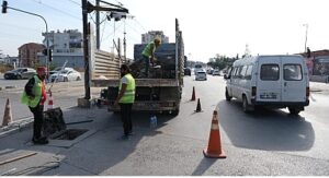 ASAT, Kepez’de yağmursuyu hatlarını temizliyor