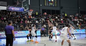 Büyükşehir, Zirve Yarışında “Buradayım” Dedi