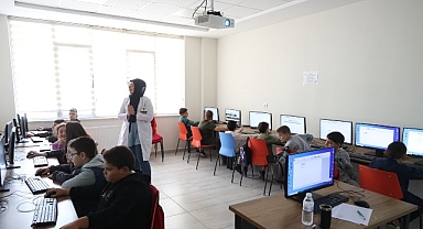 Gençleri Geleceğe Hazırlayan Genç KOMEK Atölye Eğitimleri Başladı