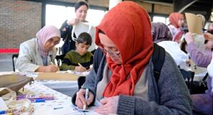 Turuncu balonlarla kadına şiddete ‘dur’ mesajı