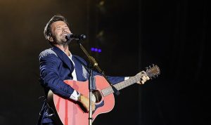 İlk Performansıyla Büyük İlgi Gören Yalın “Gitar Adam” 26 Ağustos’ta Yeniden Parkorman’da!