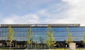 Şişecam Elektrikli Araçlara Özel Üreteceği Camlarla Temiz Geleceğe Katkı Sağlayacak