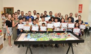 Yenişehir Belediyesinin robotik kodlama eğitimleri aileleri de çocukları da mutlu etti