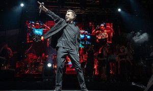 Ankaralılar Kenan Doğulu şarkılarıyla unutulmaz bir gece yaşadı