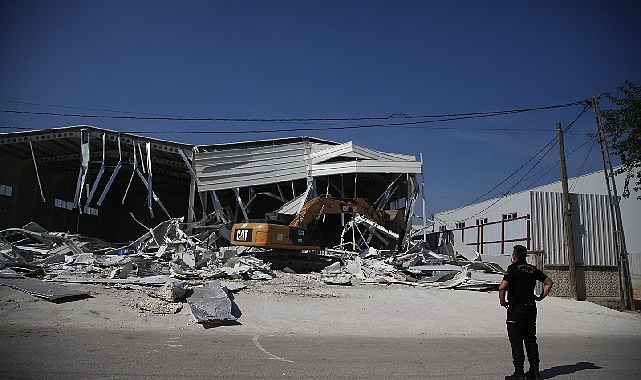 Nilüfer’de İki Kaçak Yapı Daha Yıkıldı