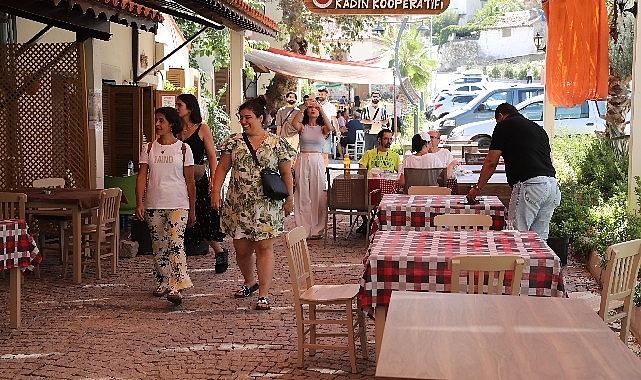 Yurt Dışından Gelen Gençler Narlıdere’de Tarihi Keşfe Çıktı