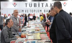 Antalya Kitap Fuarında ilk gün heyecanı 