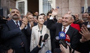 Başkan Soyer’e destek çığ gibi büyüyor