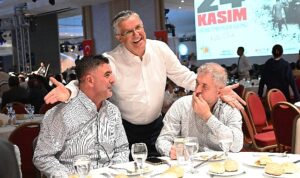 Başkan Topaloğlu öğretmenlerle yemekte bir araya geldi