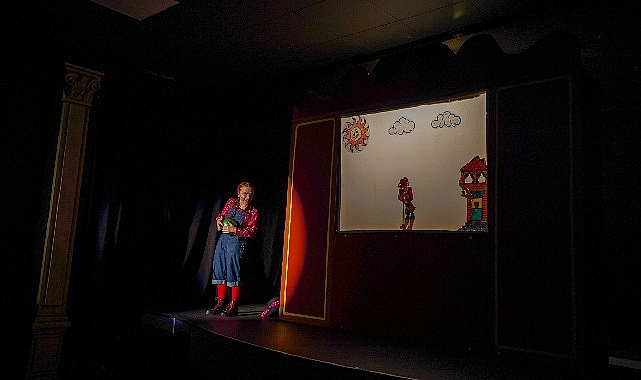 “Karagöz Çiftlik Bekçisi” Uluslararası Tarsus Kukla Festivali’ne konuk oldu