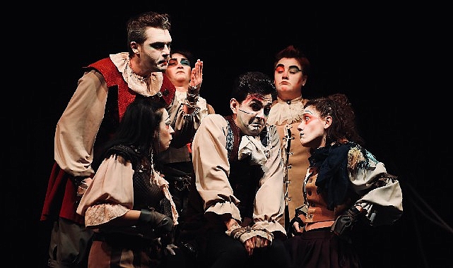 Gemlik’te tiyatro gösterimlerine yoğun ilgi