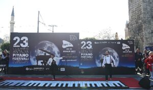 Piyano sihirbazları Antalya ve Alanya’da gösteri yaptı