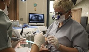 Yaşlanmayı önleyen diş tedavi yöntemleri