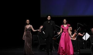 Çev sanat’ın “100. yıl cumhuriyet konseri”nde genç sanatçılar, keman virtüözü Maxim Vengerov’la sergiledikleri performansla dinleyicileri büyülediler