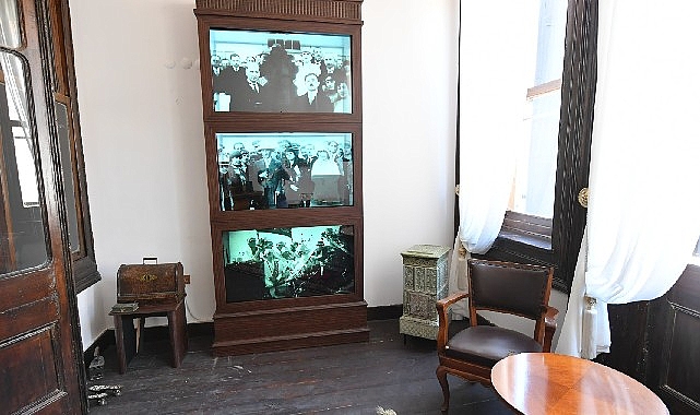 Cumhuriyet’in kuruluşuna tanıklık eden eserler hikâyeleriyle büyülüyor