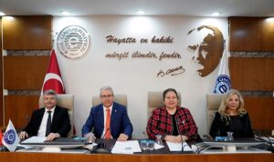 EÜ’de YÖK raporunda dereceye giren birimler ödüllendirildi