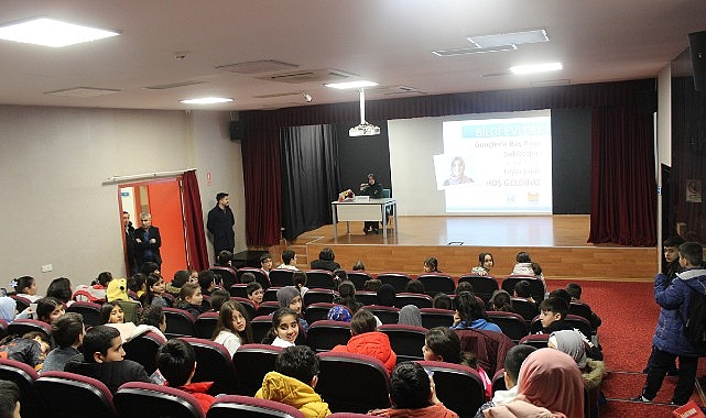 Bilgi Evleri’nde Gençlerle Baş başa Sohbetleri Devam Ediyor