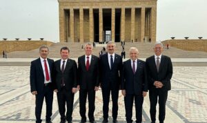 Başkan Şadi Özdemir CHP Yerel Yönetimler Çalıştayı’na katıldı