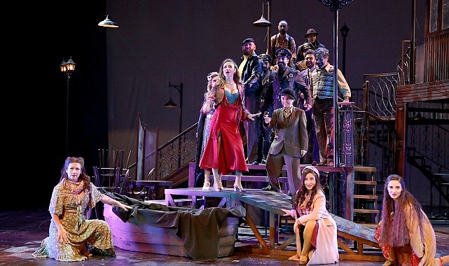 İBB Şehir Tiyatroları’nın, her yaştan seyircisini Harbiye Cemil Topuzlu Açık Hava Sahnesi’nde buluşturacağı Açık Hava Yaz Oyunları biletleri satışa çıkıyor