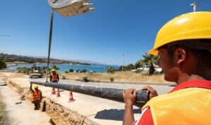 İzmir Büyükşehir Belediyesi Çeşme’nin içme suyu sorununa neşter vuruyor