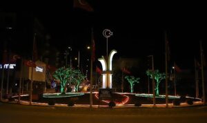 Ödemiş kavşakları renkleniyor