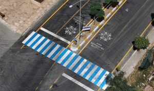 Aydın Büyükşehir Belediyesi, kent genelinde vatandaşlar için daha güvenli yollar ve konforlu yaşam alanları oluşturmaya devam ediyor