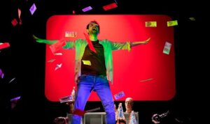 Ormandaki Kulübe’de yıldızların altında tiyatro keyfi başlıyor  