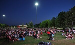 Çankaya Belediyesi, ilçenin farklı noktalarında Açık Hava Sinema Günleri ile Başkentlileri bir araya getiriyor