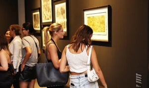 “Gökyüzü Başımızın Üstüne Düşebilir” sergisi sanatseverlerle buluştu