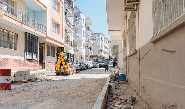 Balçova’da park yenileme ve çevre düzenleme mesaisi