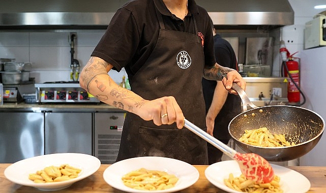 Buca’nın Üzüm Cafe’sini gençler çok sevdi