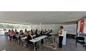 EÜ Eğitim Bilimleri Enstitüsünden “Yapay Zekâ Okuryazarlığı”nı artırmayı hedefleyen eğitim platformu