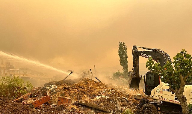 Kartepe Belediyesi’nden Taraklı Yangınına Müdahale Desteği