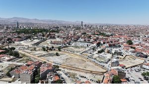 Başkan Altay: “Konya’nın Bir Başkent Olarak Surlarını Açığa Çıkarmak ve Turizm Potansiyelini Artırmak İçin Çalışıyoruz”