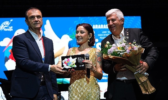 Büyükçekmece’deki Melek Mosso Konserinde İzdiham Yaşandı