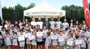 Osmangazi’de minikler yaz tatilinde yüzmeyi öğrendi