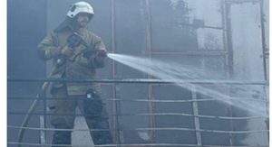 İzmir İtfaiyesi Menemen’deki iş yeri yangınını kontrol altına aldı