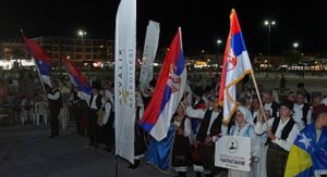 5 ülke, 17 halk dansları ekibi ve 700 dansçıyla festival bu yıl da görkemli geçti