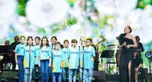 Harbiye’de unutulmaz gece: Candan Erçetin ve TEGV’li çocuklar aynı sahnedeydi